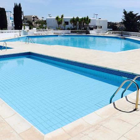Ikaria Village Sea View Apartment Paphos Bagian luar foto